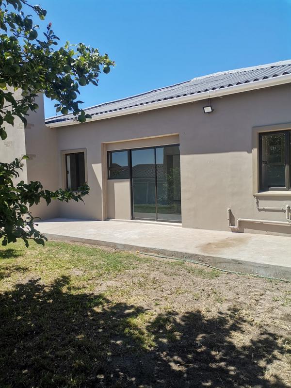 3 Bedroom Property for Sale in Albertinia Western Cape